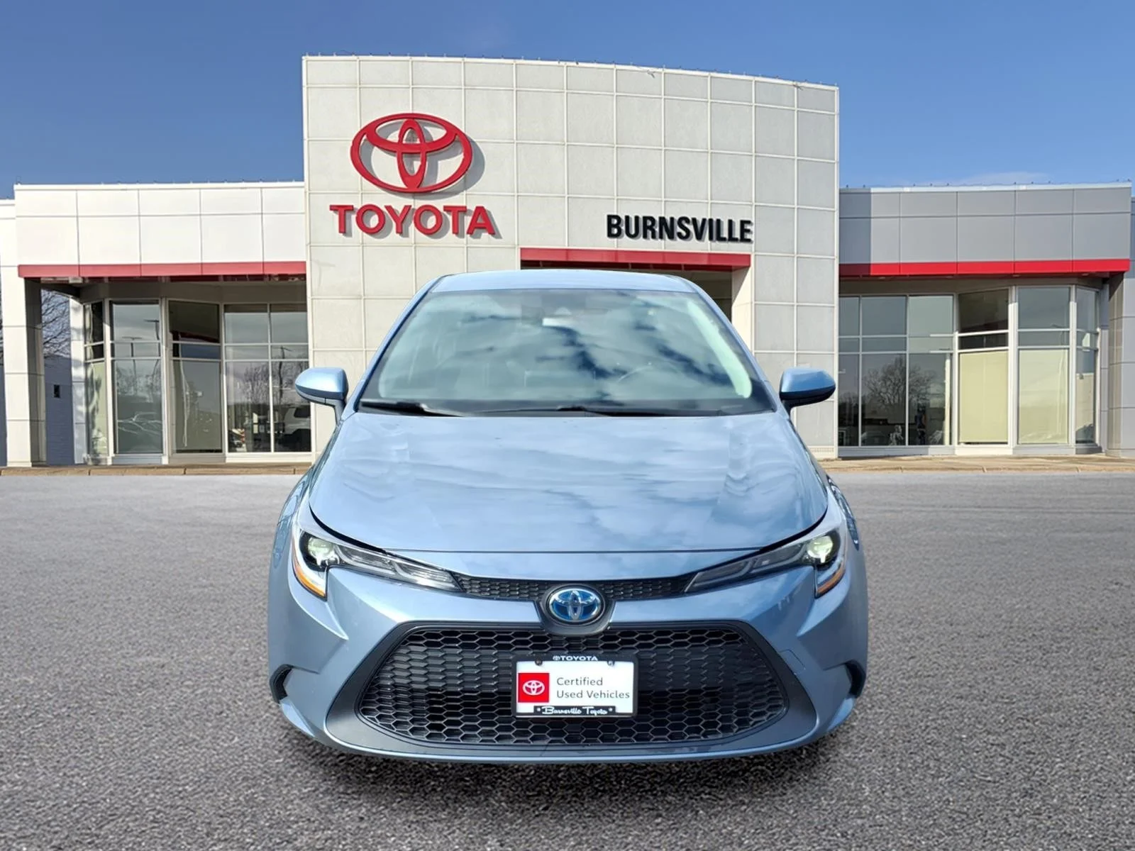 Certified Used 2022  Toyota LE image 9