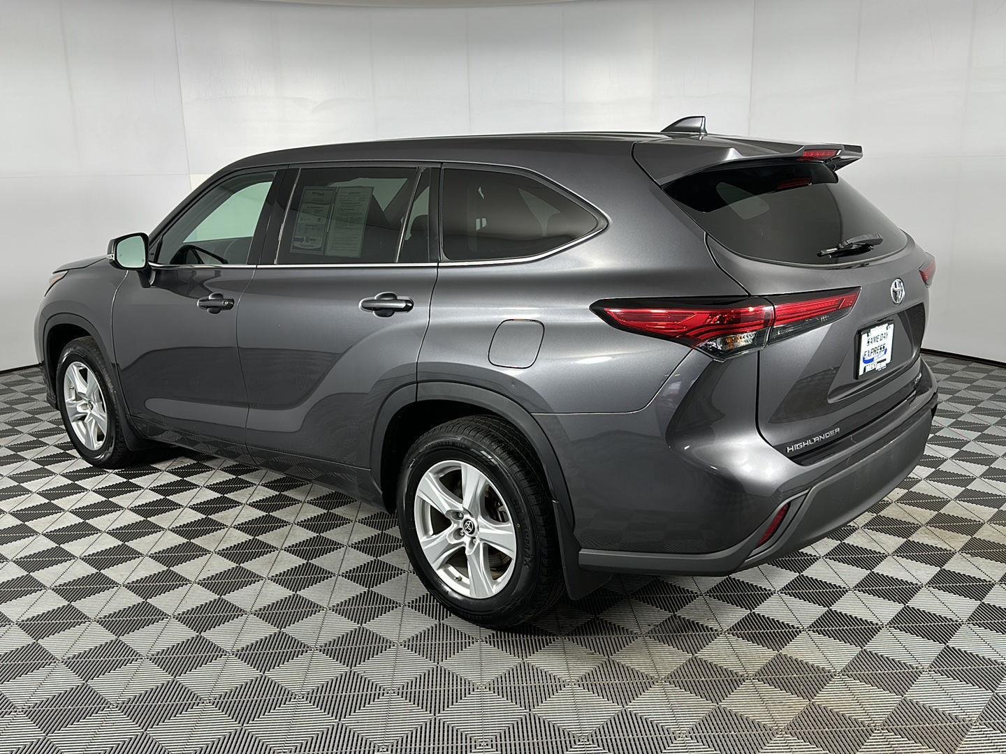 Used 2021 Magnetic Gray Metallic Toyota LE image 4