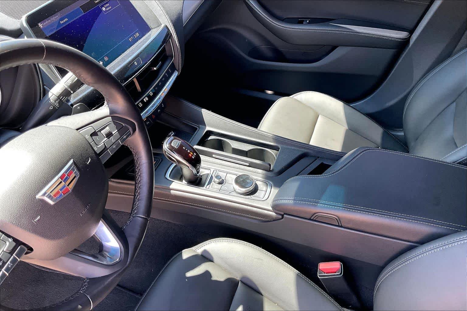 Used 2023 CRYSTAL WHITE TRICOAT Cadillac Luxury image 33