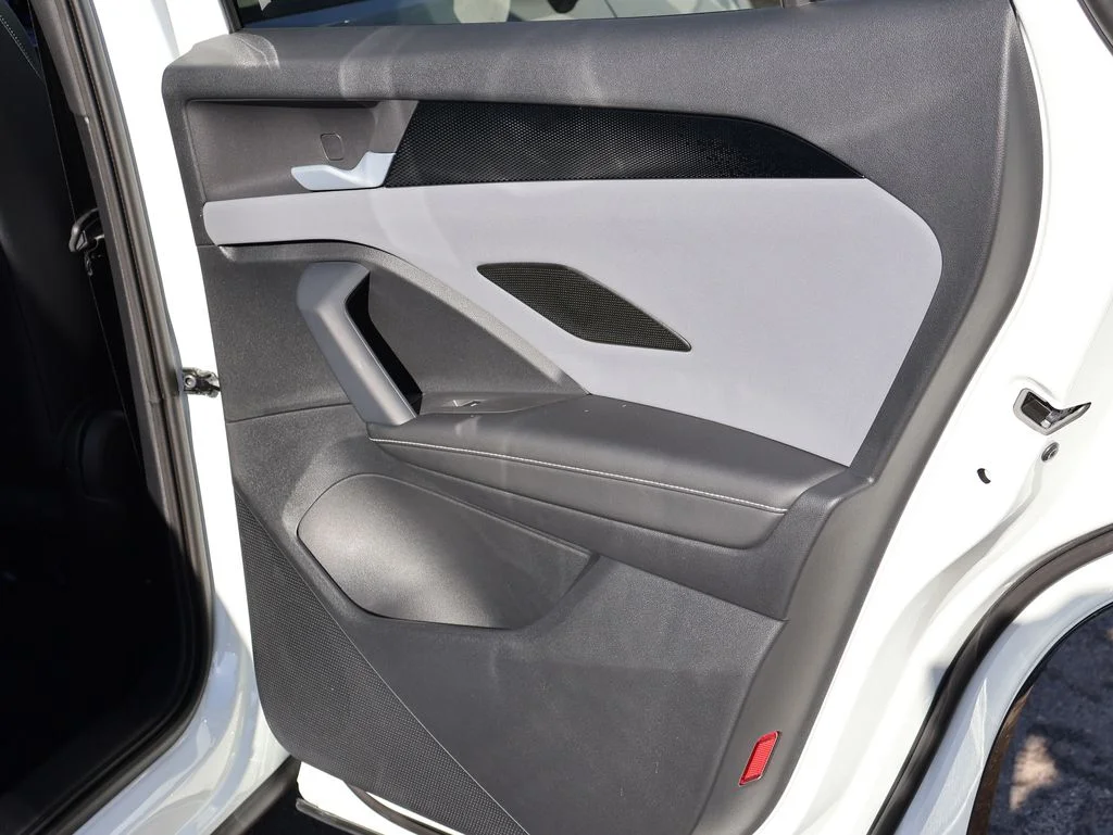 New 2026 White Volkswagen 2.0T SE R-Line Black image 39
