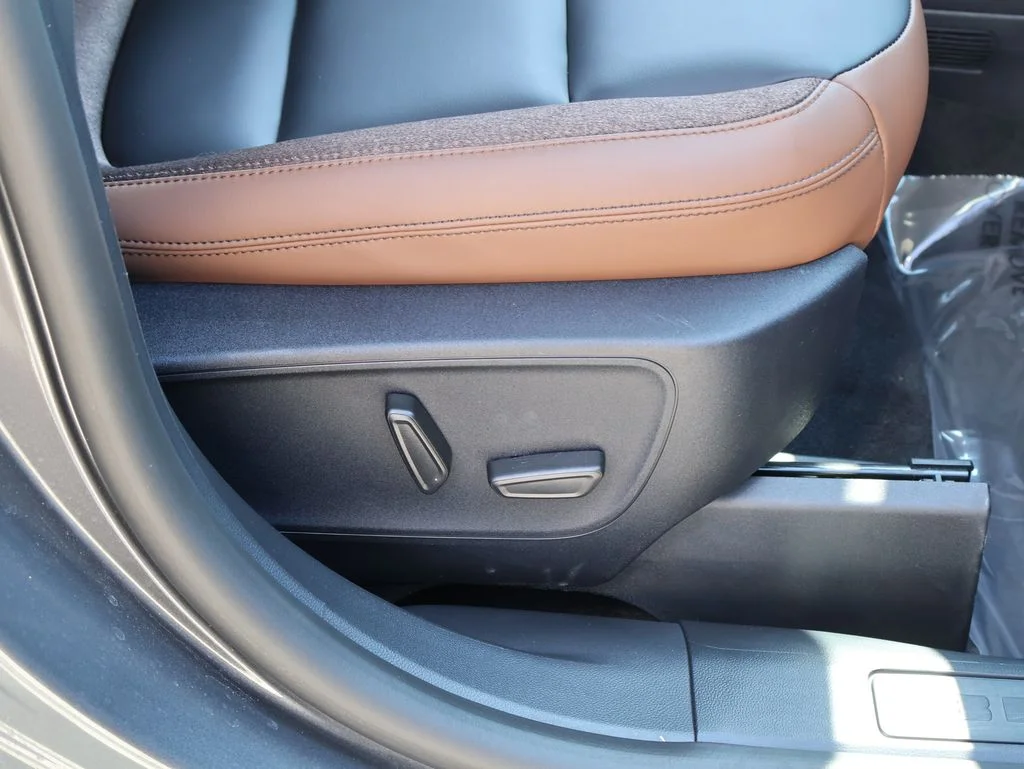 Certified Used 2025 Gray Metallic Ford Outer Banks image 10