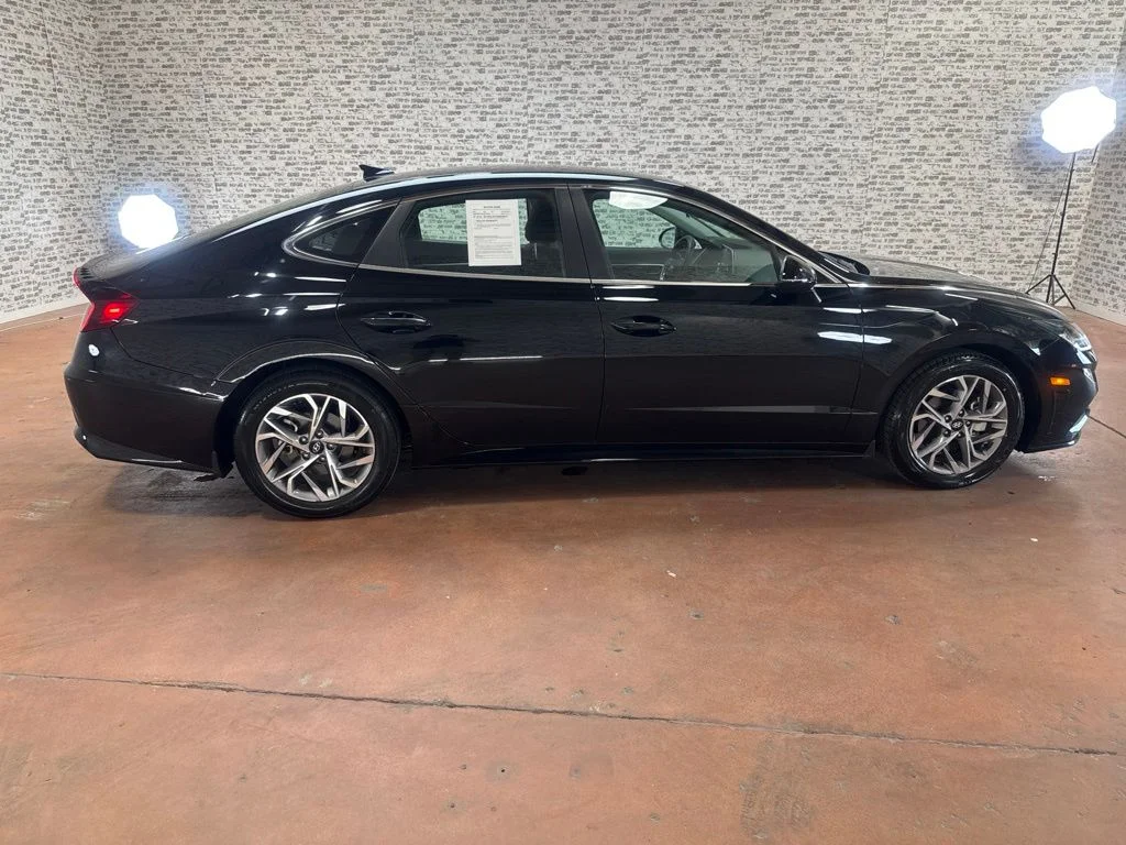 Used 2021 Phantom Black Hyundai SEL image 8