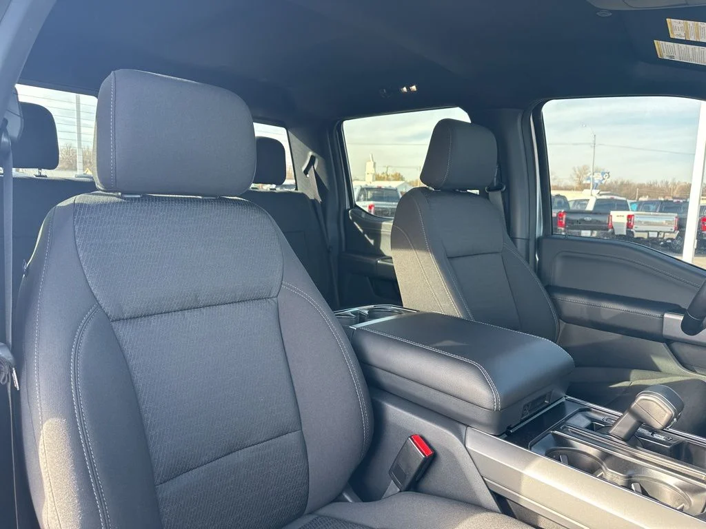 New 2025 Iconic Silver Metallic Ford XLT image 24
