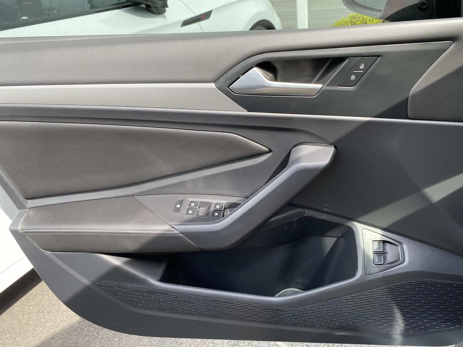 Used 2022 Pyrite Silver Metallic Volkswagen Sport Manual image 15