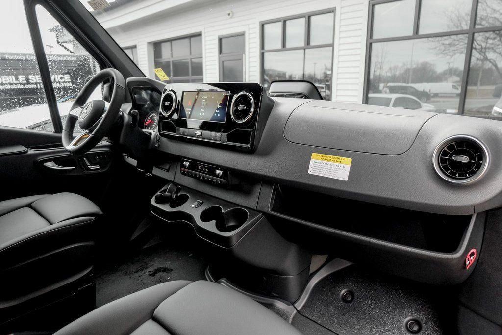 2025 Mercedes-Benz Sprinter Passenger Van Base - Photo 25