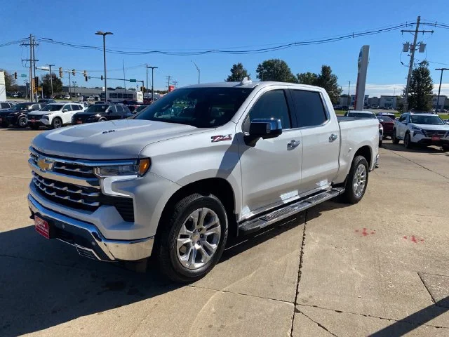 Used 2024 Iridescent Pearl Tricoat Chevrolet LTZ image 5