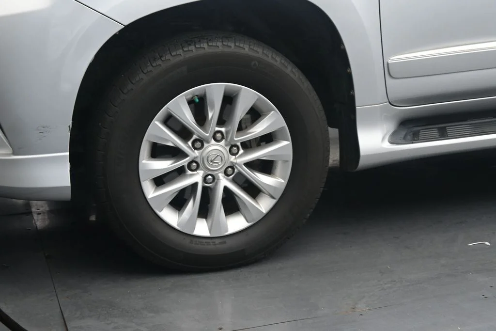Used 2019 Silver Lexus 460 image 11