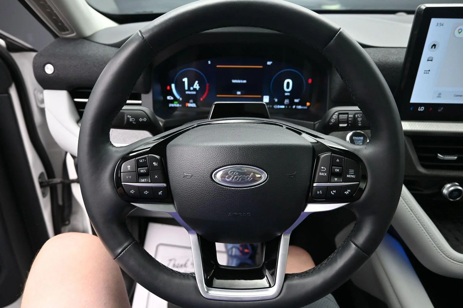 Used 2025 Star White Metallic Tri-Coat FORD Platinum image 24