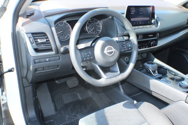 Used 2023 Pearl White Tricoat Nissan SV image 8