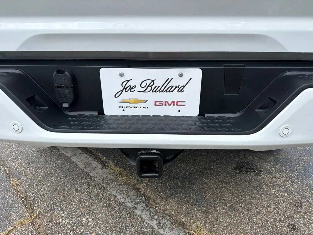 New 2026 White GMC Elevation image 30
