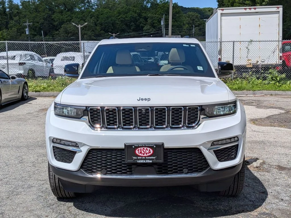 Used 2023 White Jeep Limited image 11
