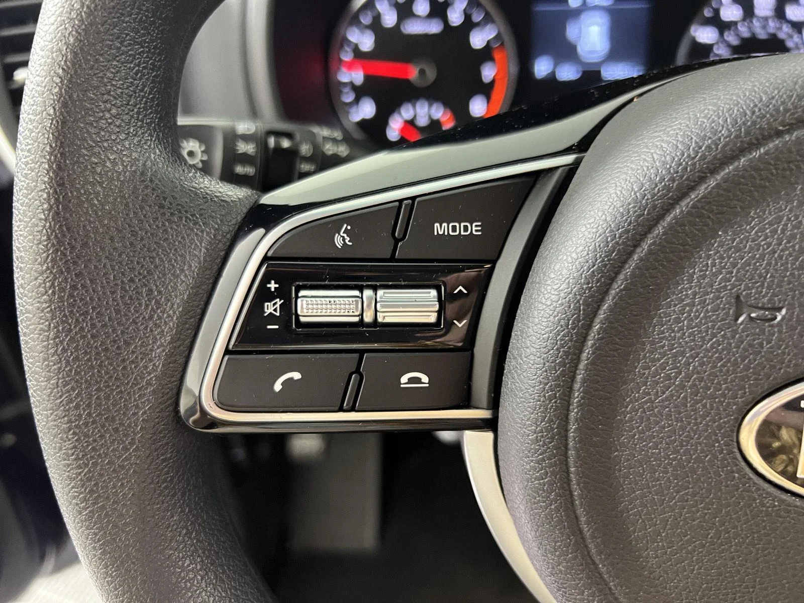 Used 2022 Pacific Blue Kia LX image 14