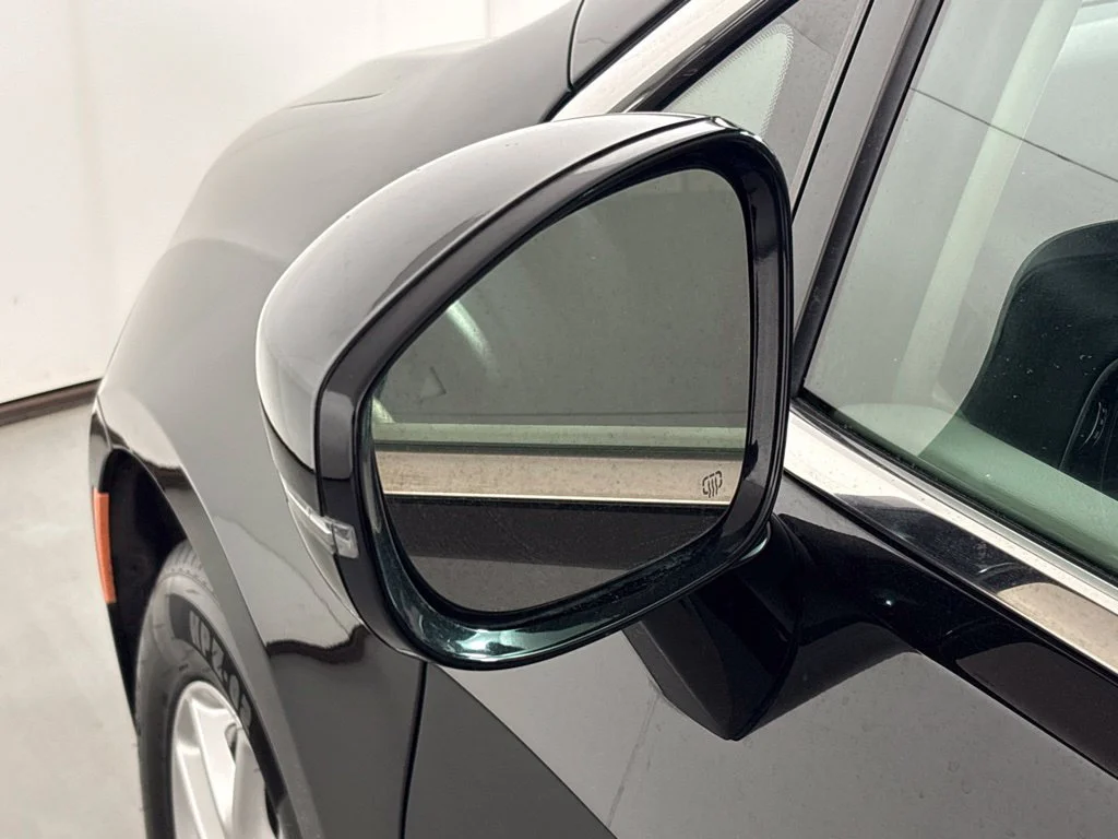 Used 2024 Black Chrysler Touring L image 13
