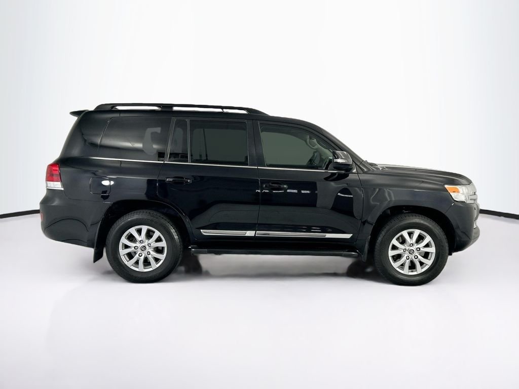 Used 2019 Midnight Black Metallic Toyota Base image 4