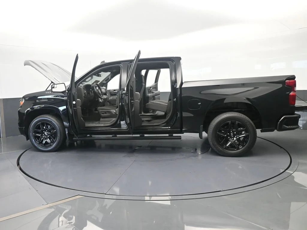 Used 2024 Black Chevrolet Custom image 68