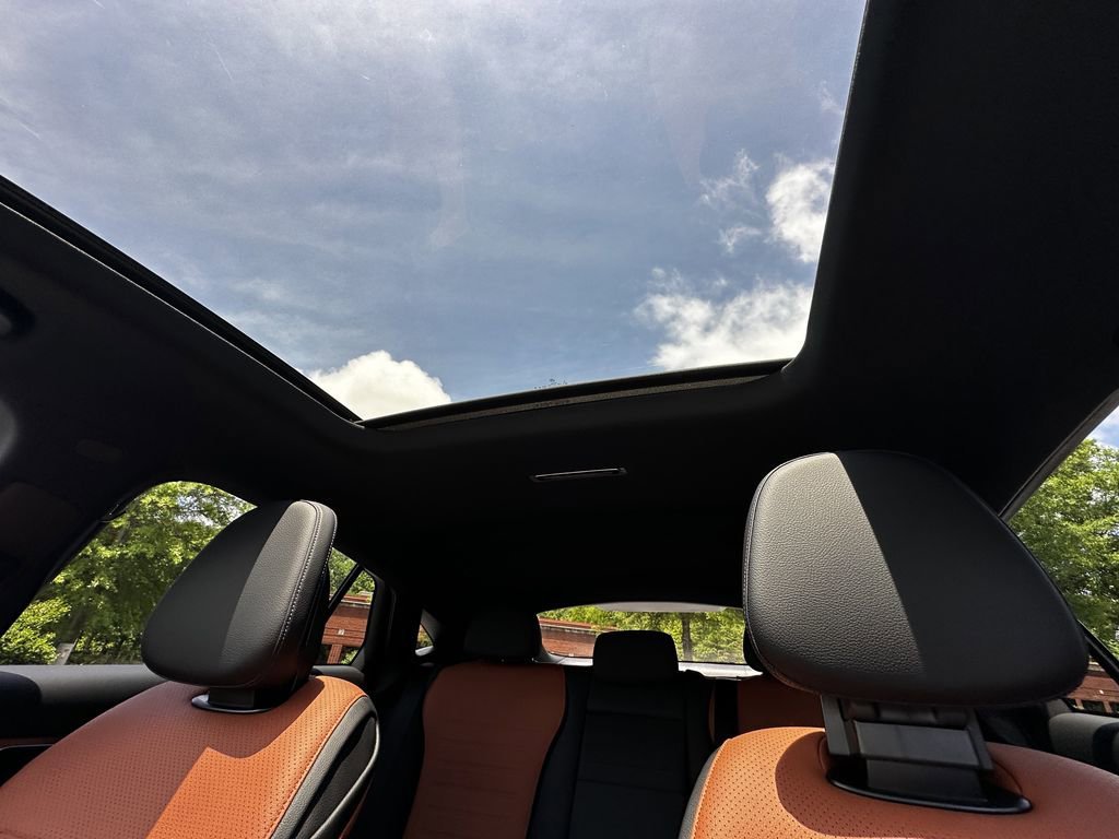 New 2026 Polar White Mercedes-Benz GLC 300 image 34