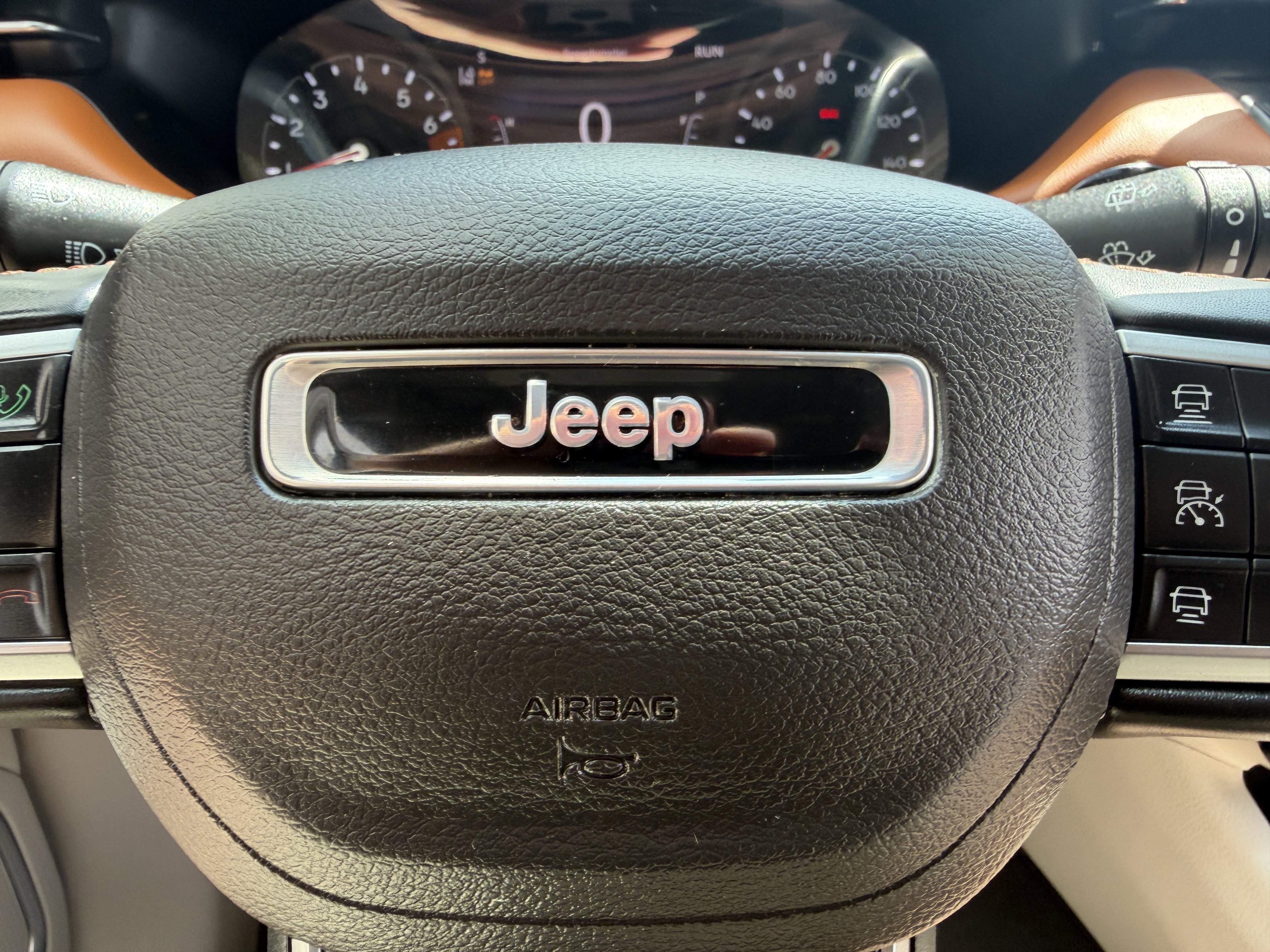 Used 2022 Diamond Black Crystal Pearlcoat Jeep Limited image 36