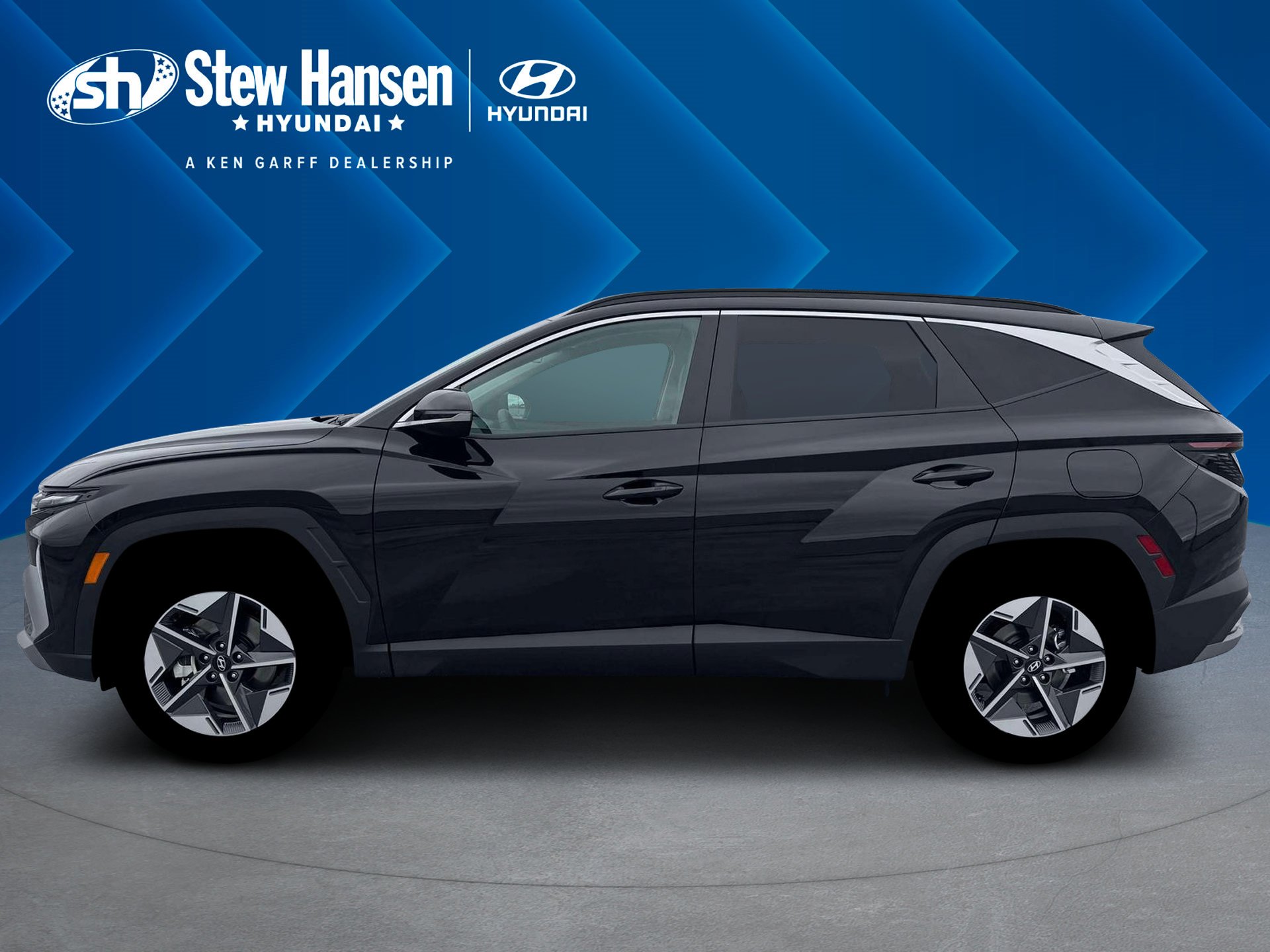New 2026 Phantom Black Hyundai SEL Premium image 3