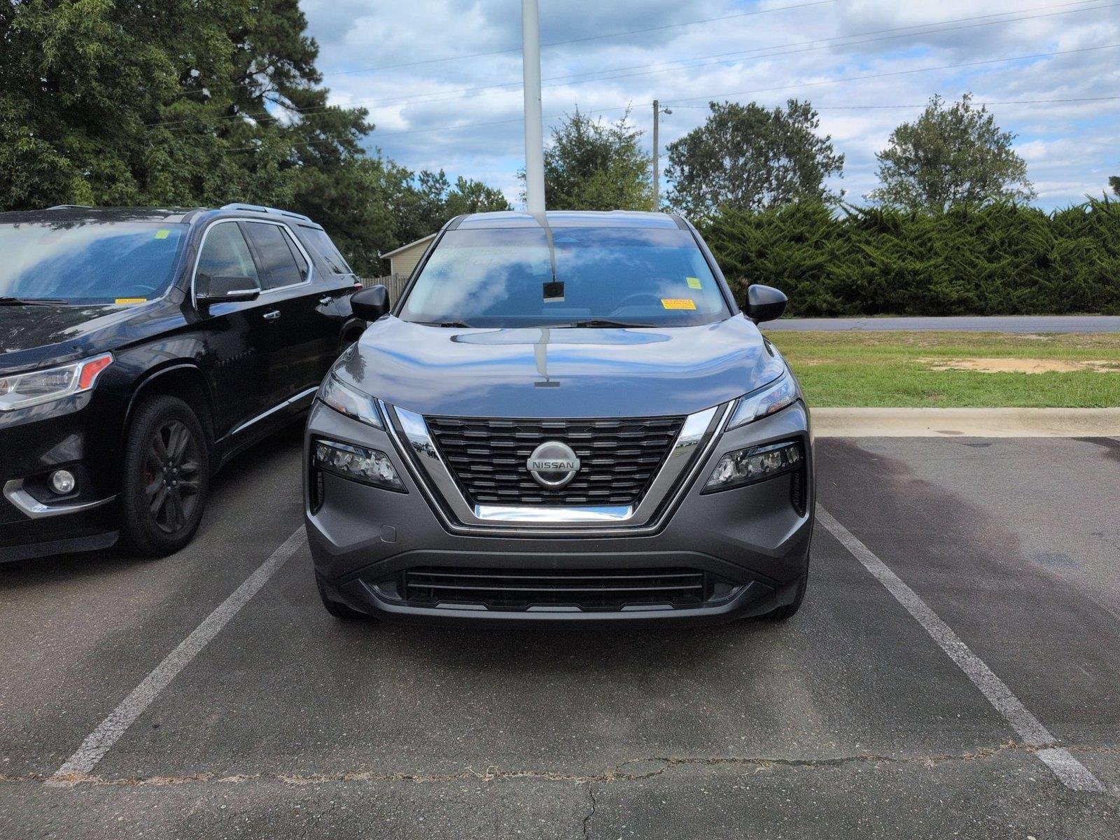 Used 2021 Gun Metallic Nissan S image 3