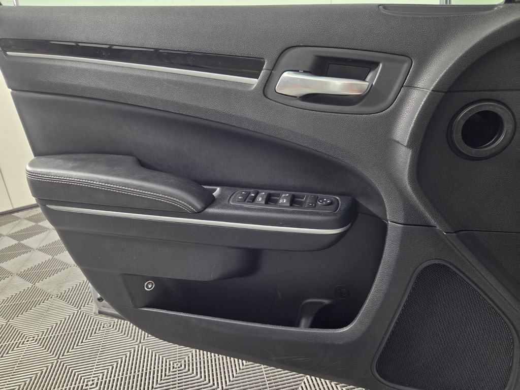 Used 2023 Silver Mist Clearcoat Chrysler 300S image 19