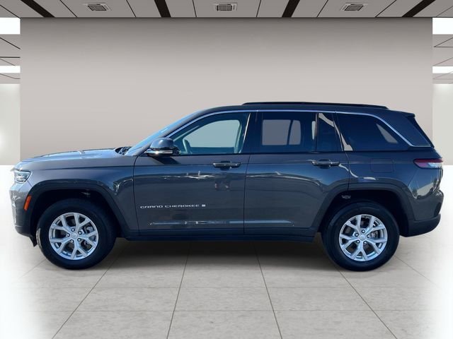 Used 2025 Gray Jeep Limited image 7