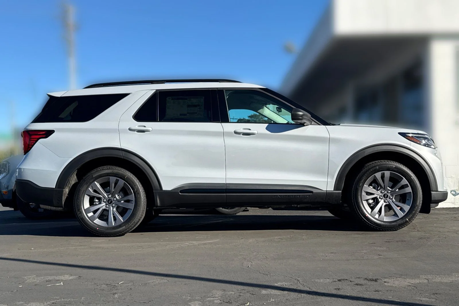 New 2026 Space White Metallic Ford Active image 2