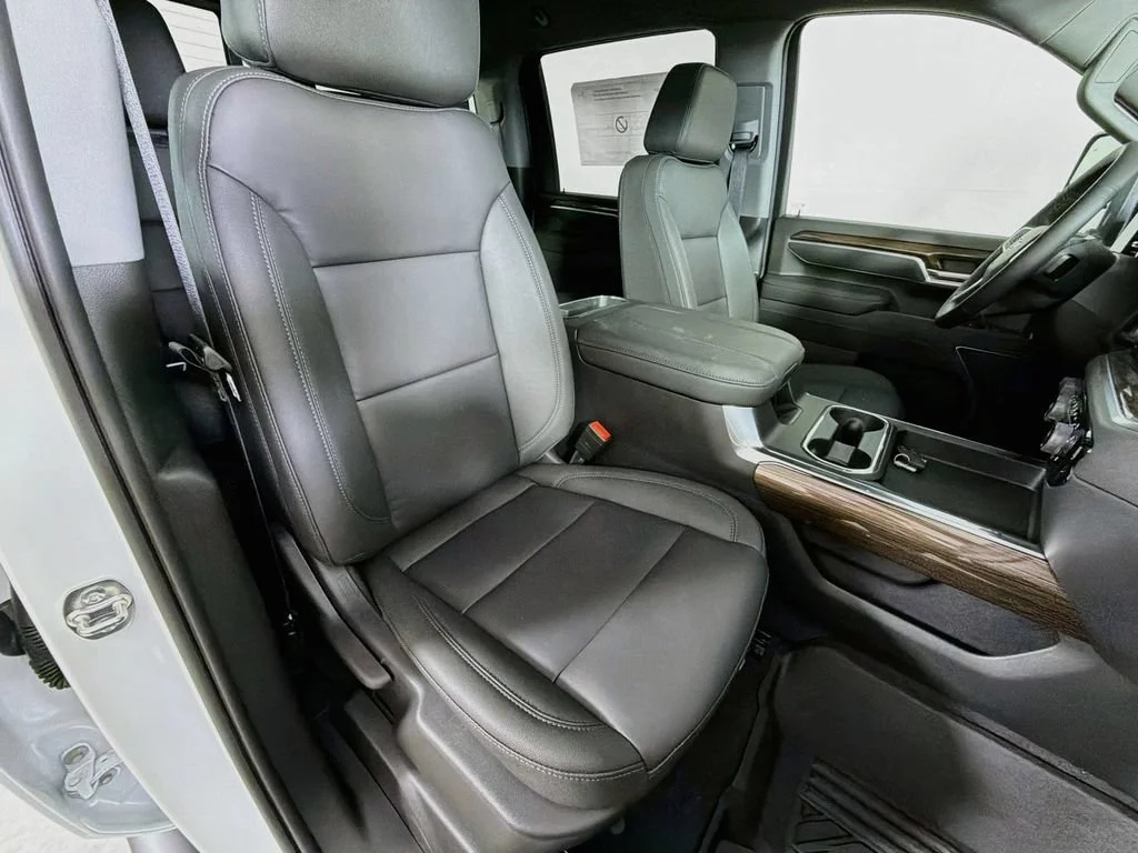New 2026 Summit White Chevrolet LT image 23
