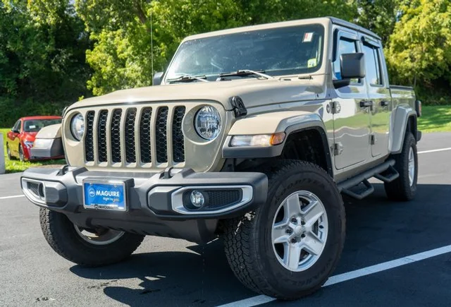 2022 Jeep Gladiator Sport