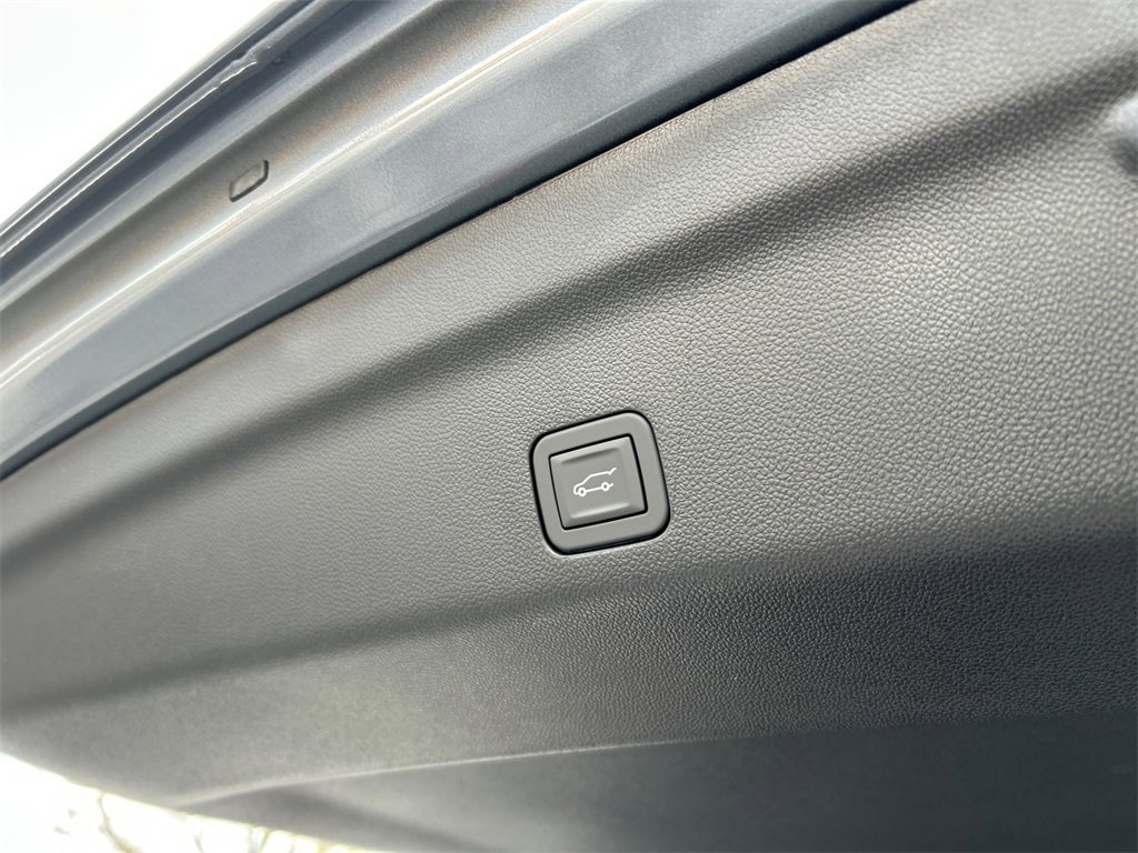 2026 GMC YUKON XL - Image 35