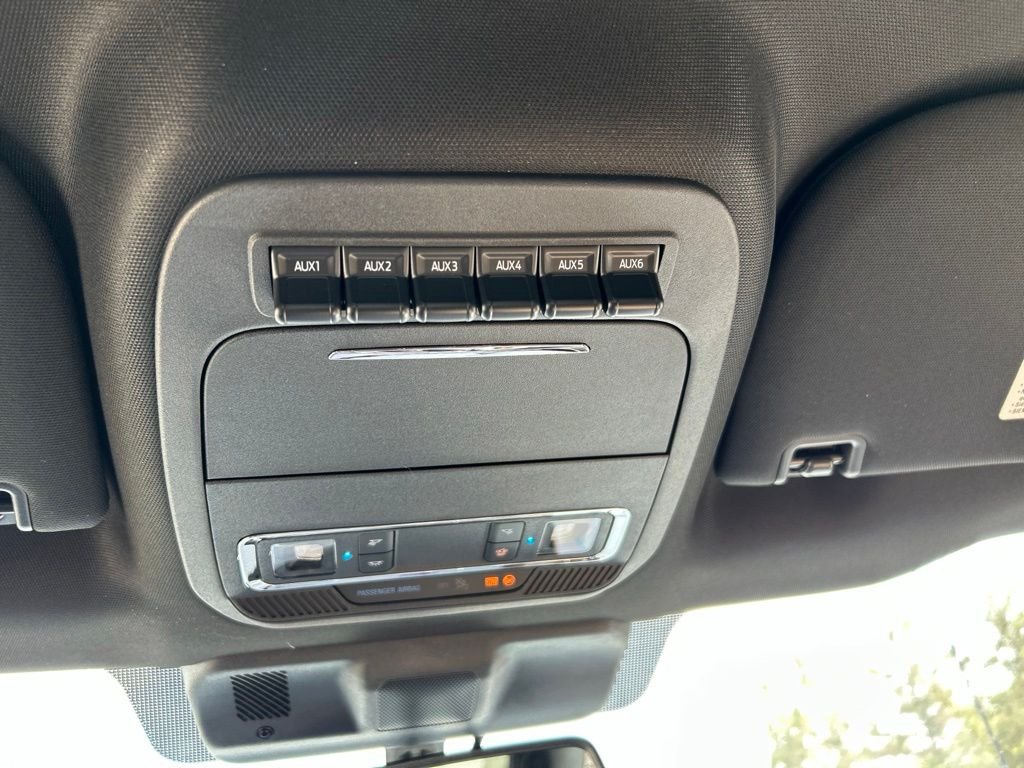 New 2026 Oxford White Ford Lariat image 34