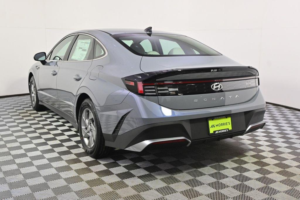 New 2026 Blue Hyundai SE image 4