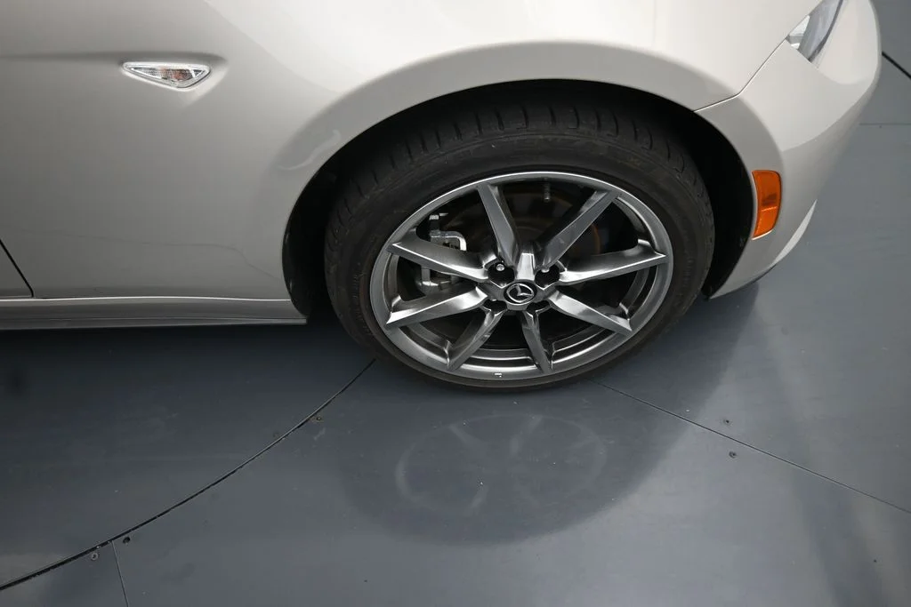 Used 2022 Silver Mazda Grand Touring image 11