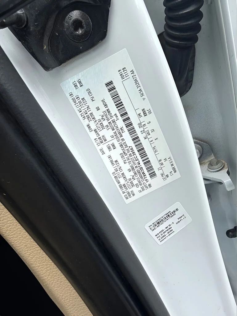 Used 2020 White Ford Lariat image 30