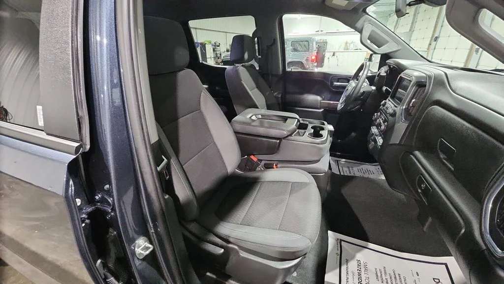 Used 2022 Gray Chevrolet LT image 30