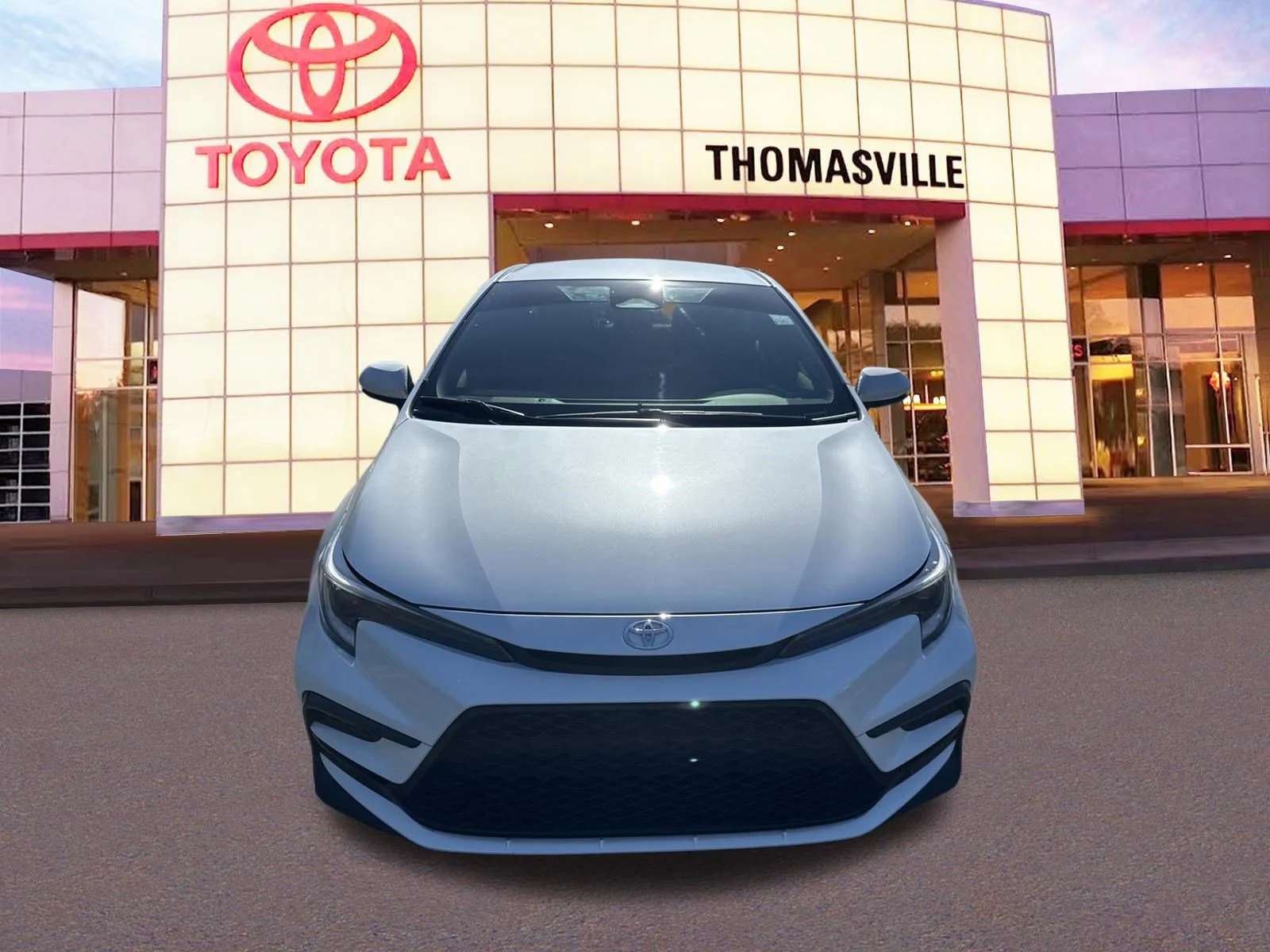 Used 2024  Toyota  image 2