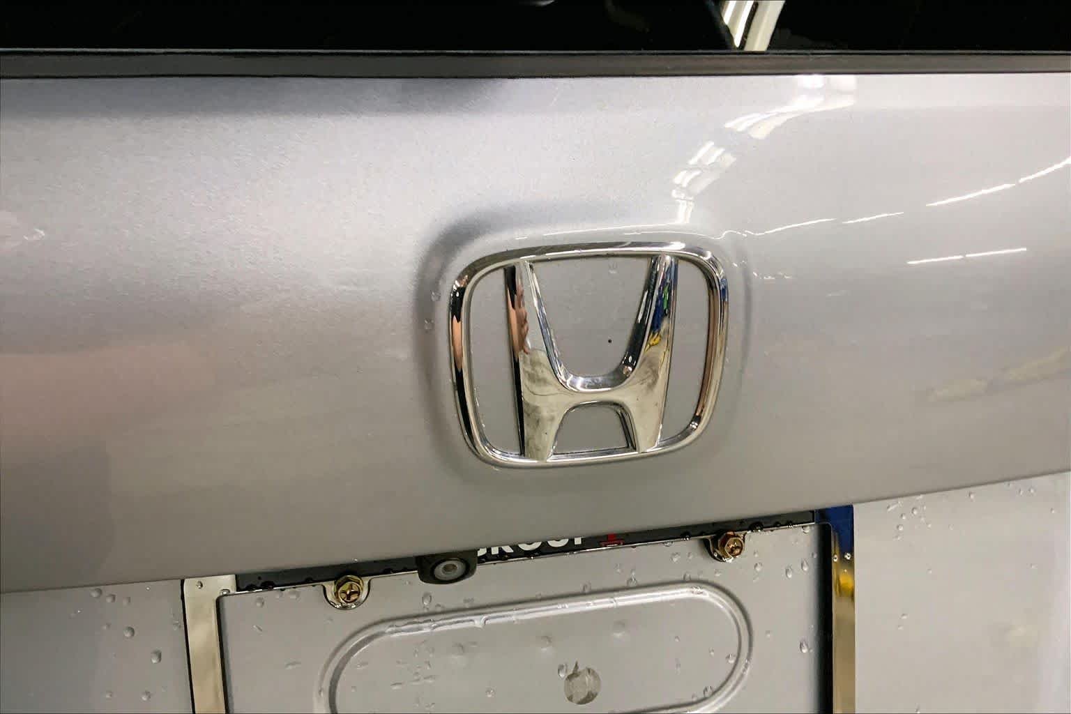 Used 2017 Lunar Silver Metallic Honda EX-L image 33