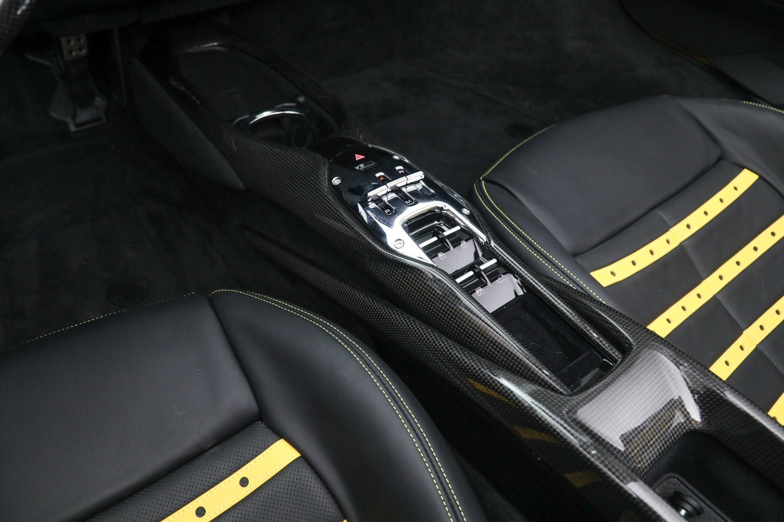 Used 2024 Giallo Modena Ferrari  image 31