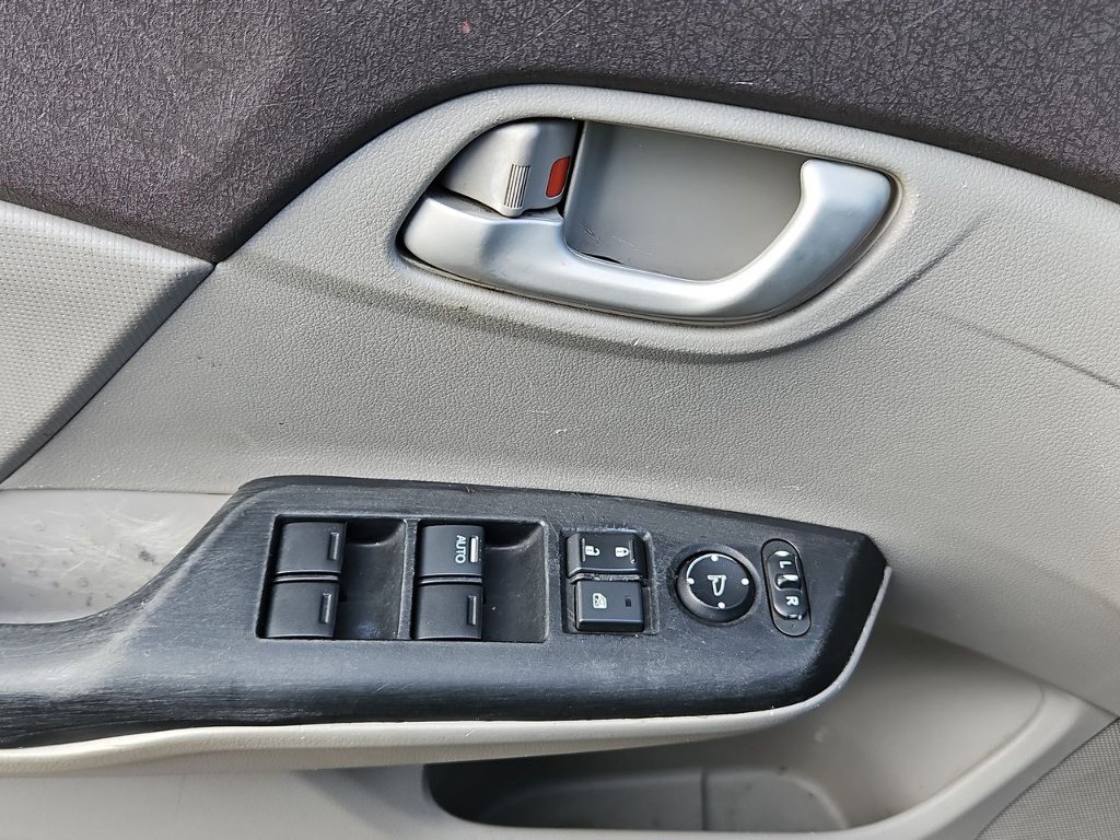Used 2012  Honda LX image 14