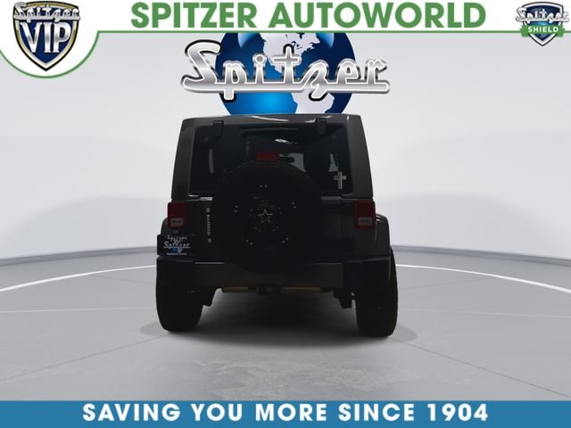 Used 2017 Gray Jeep Unlimited Sahara image 8