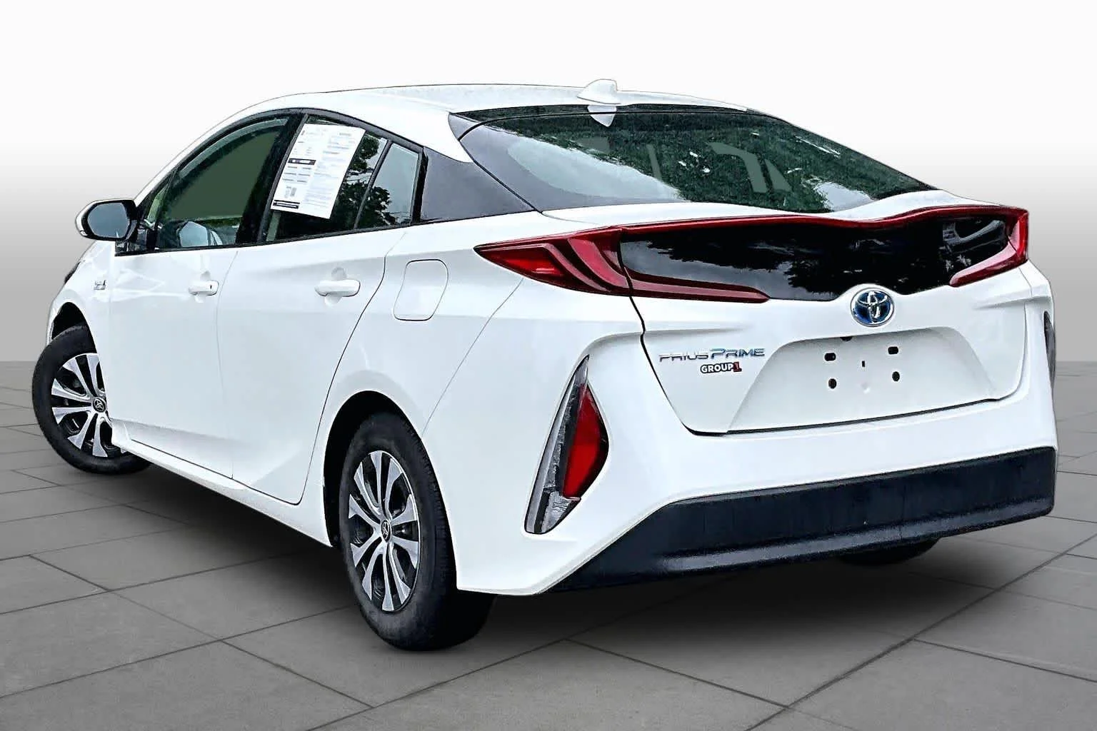 Used 2020 Blizzard Pearl Toyota LE image 12