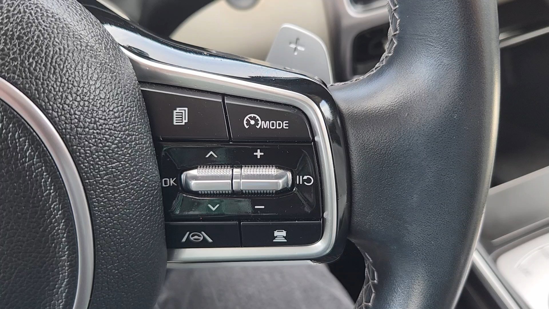 2023 Kia Sorento EX Hybrid - Photo 13