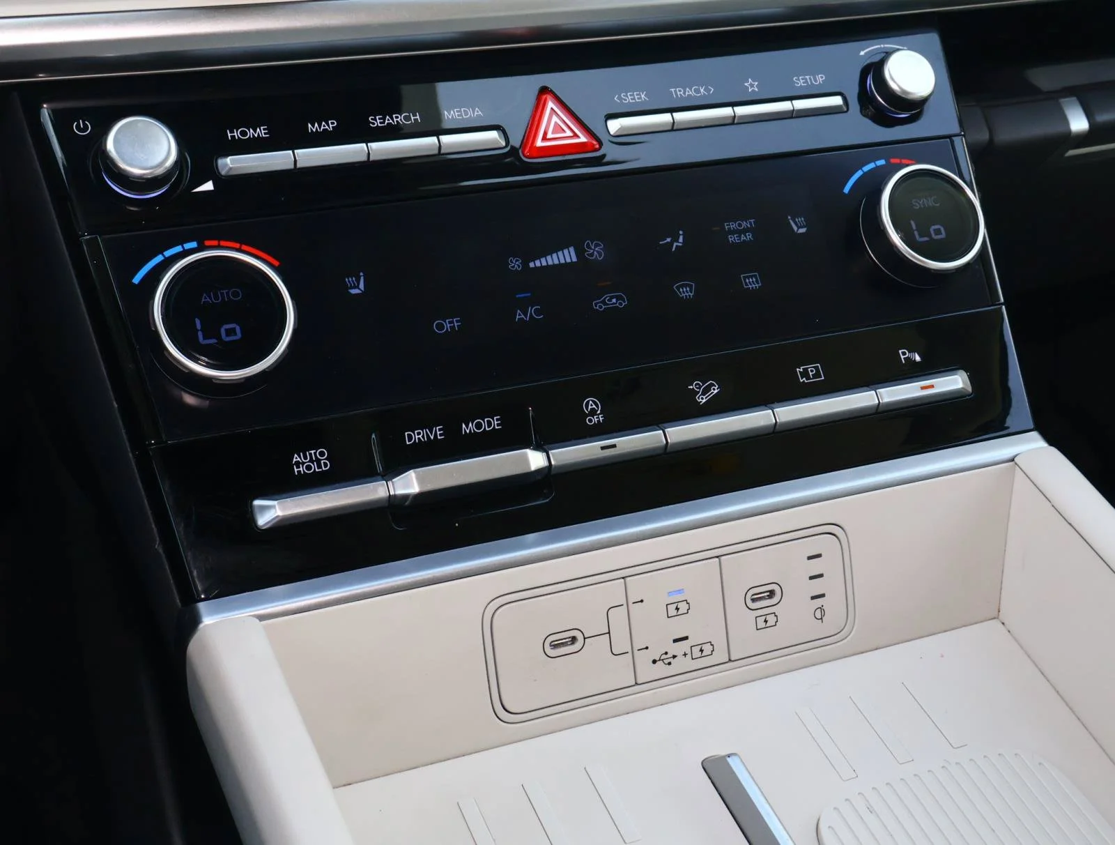 Used 2025 Phantom Black Hyundai SEL image 24