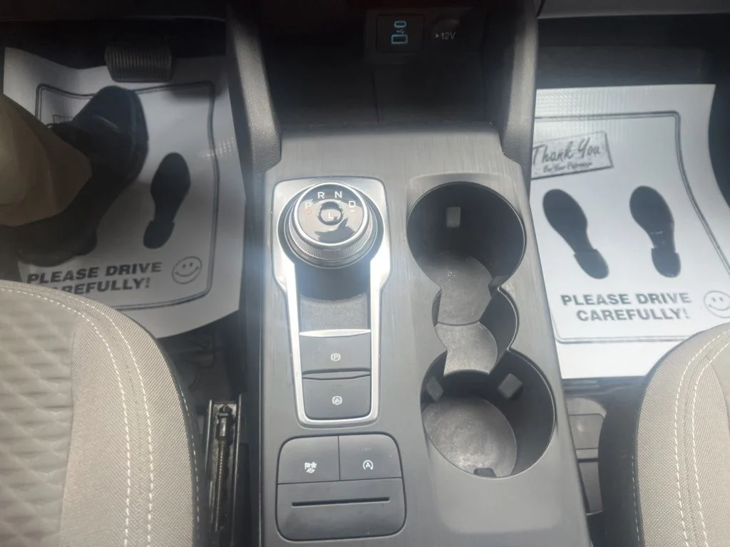 Used 2022 Blue Ford SE image 18