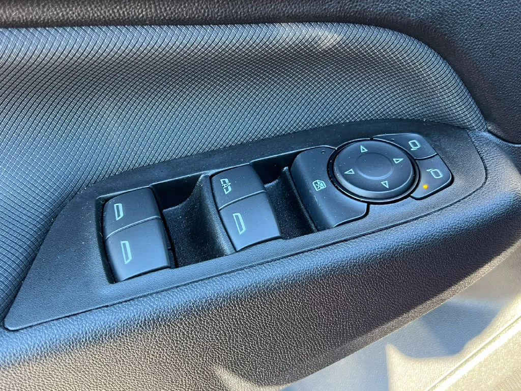 Used 2023 Red Chevrolet RS image 21