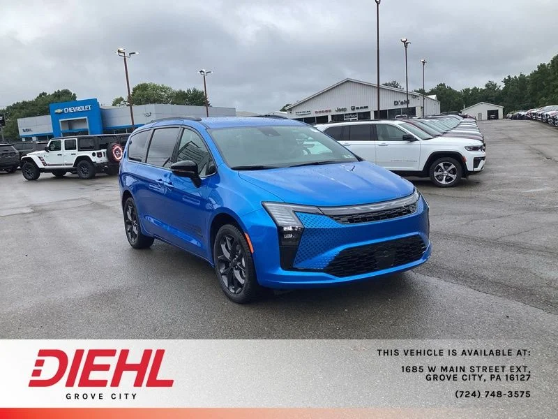 New 2027 Hydro Blue Pearl-Coat Exterior Paint Chrysler Select image 1