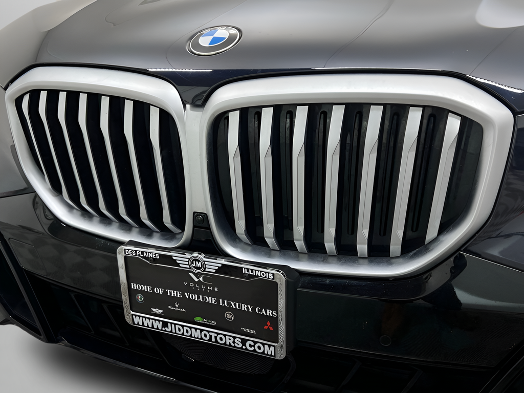 Used 2025 Carbon Black Metallic BMW xDrive40i image 7