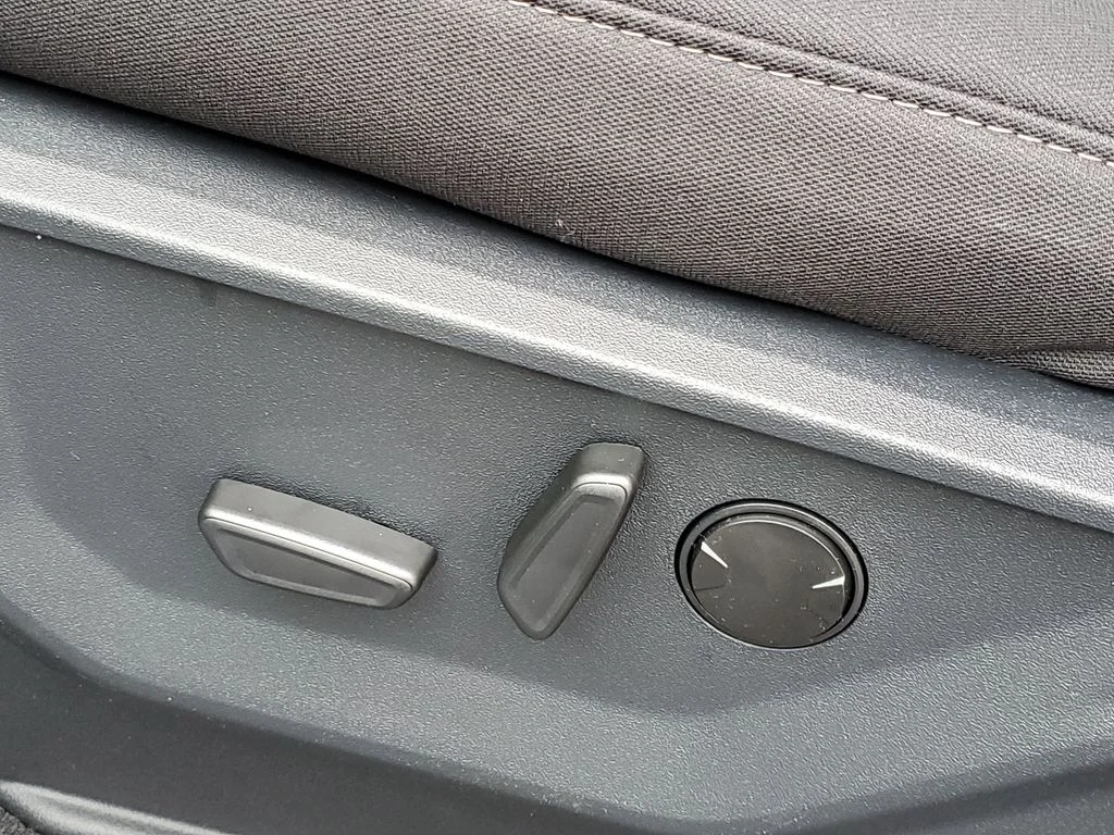 New 2026 Avalanche Ford XLT image 6