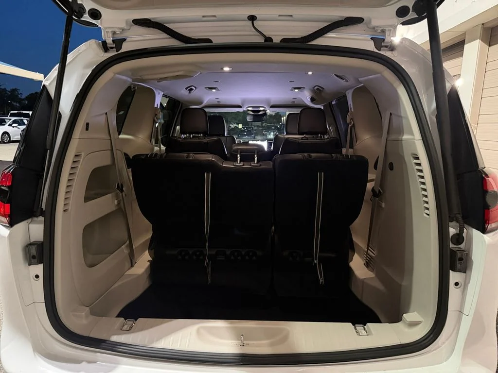 Used 2023 White Chrysler Touring L image 19