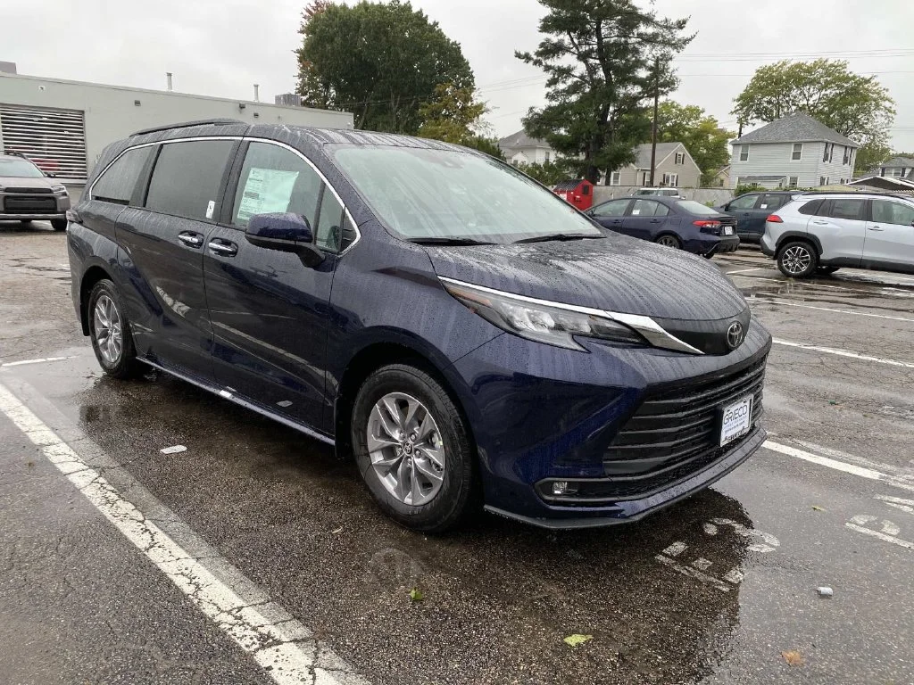 2026 Toyota Sienna XLE