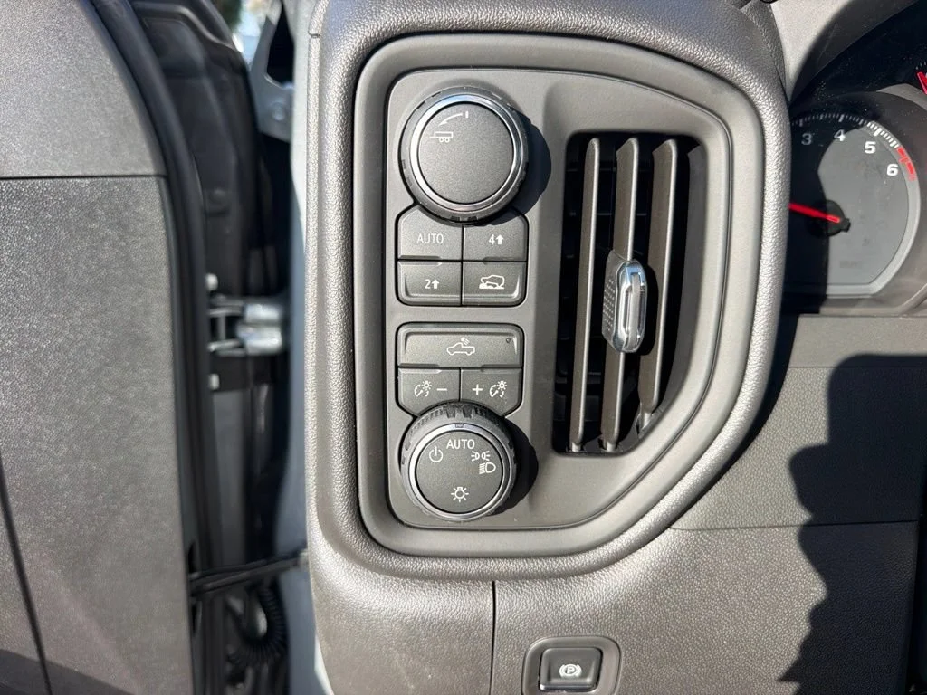 2026 Chevrolet Silverado 1500 Custom - Photo 19